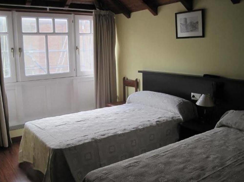 Hostal Hotil Coruna Centro A Coruna Luaran gambar